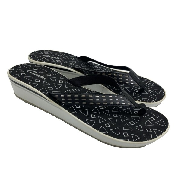 Clarks Liya Bevin Sandal Thong Slip On Low Wedge Black Metallic Cut Out Women 11 - Picture 3 of 15